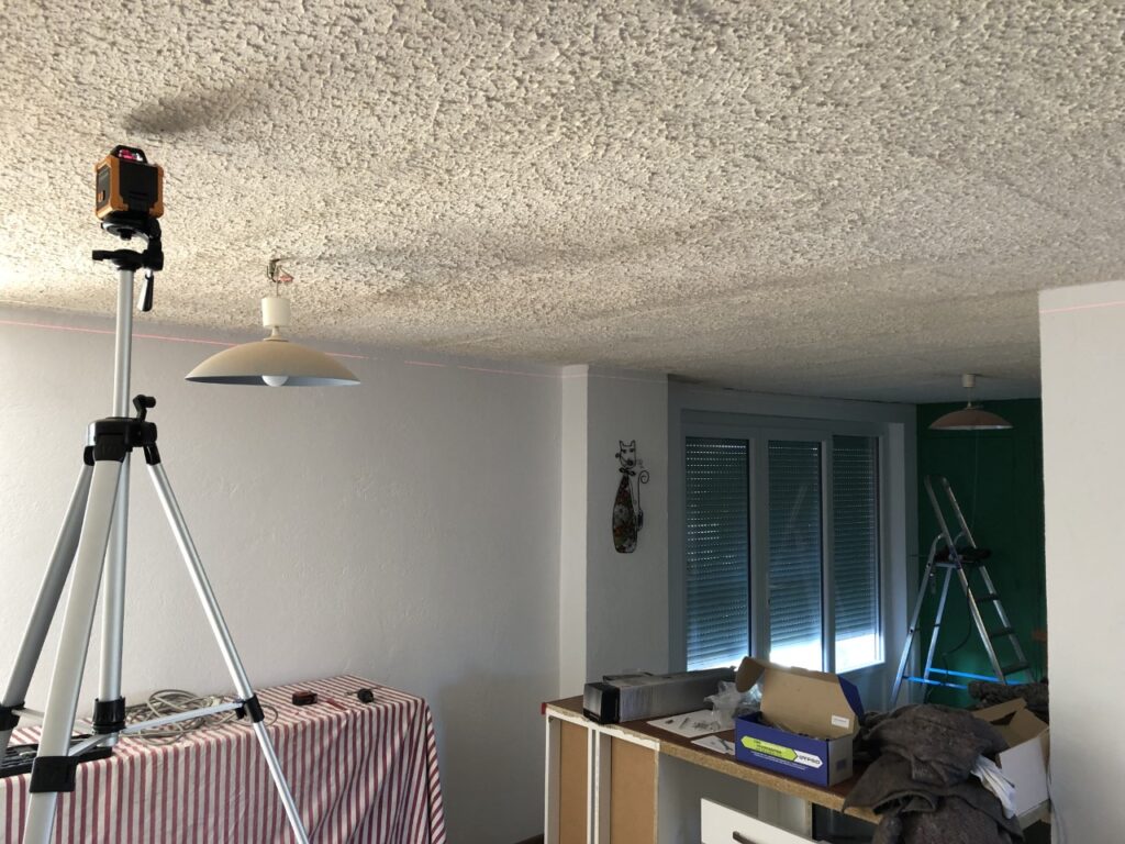 Installation d'un faux Plafond en plaque de plâtre a Villebazy